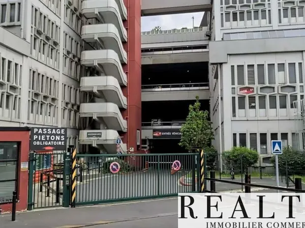 Local commercial 950 m²