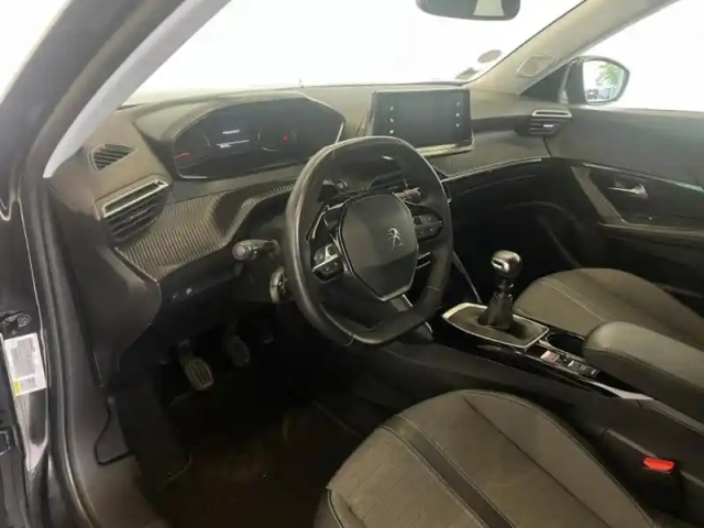 Peugeot 2008 1.2 puretech 130ch s&amp;s allure 7cv — photo 7