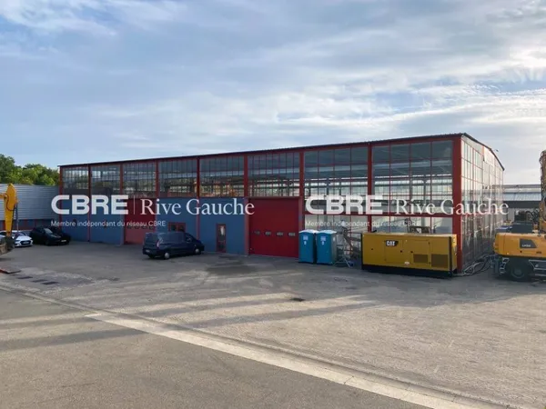 Local d'activité 2380 m²