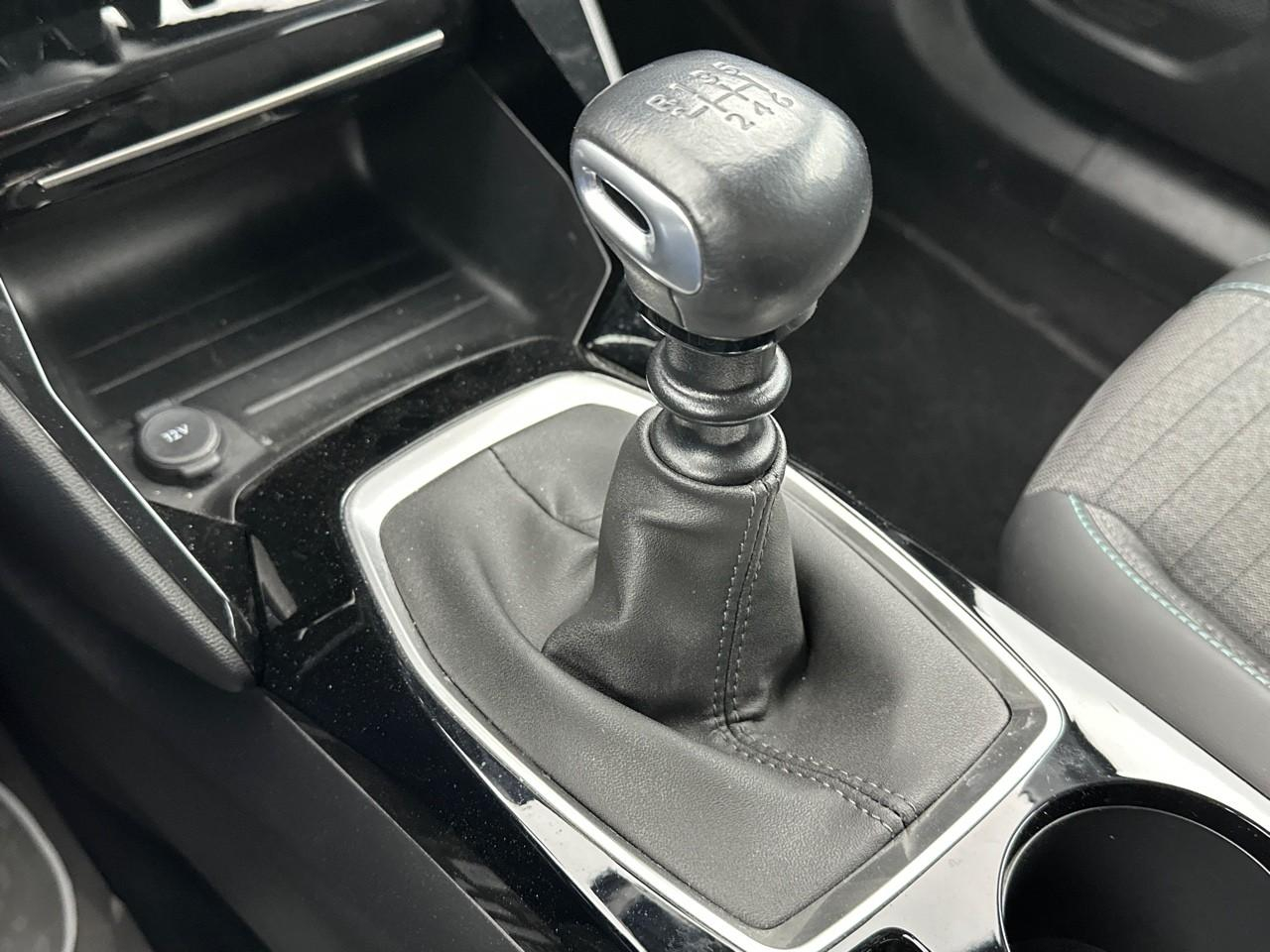 Peugeot 2008 puretech 130 s&s bvm6 allure — photo 32