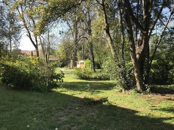 Terrain constructible 1300 m²