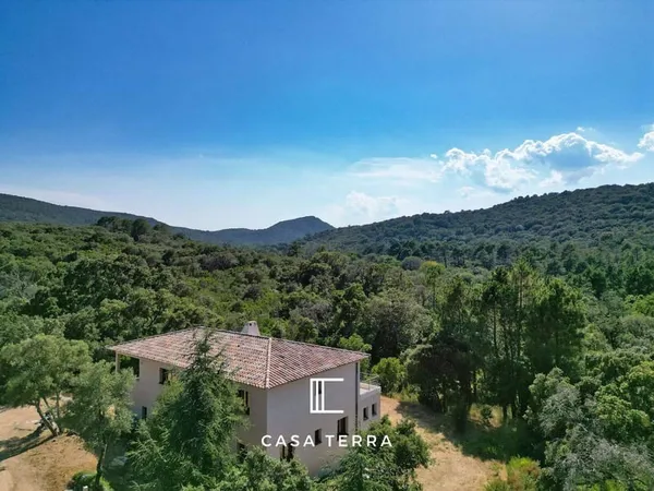 Villa 11 pièces 225 m²
