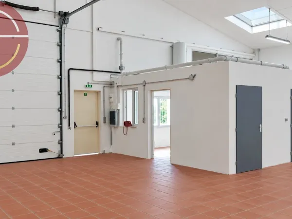 Local 1 pièce 150 m²