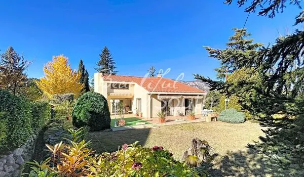 Maison 5 pièces 146 m²