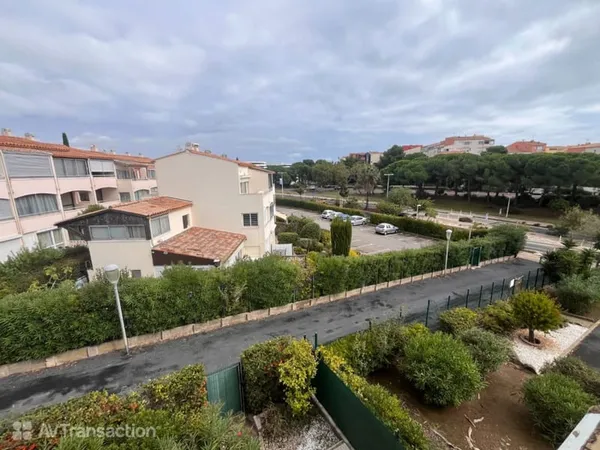 À VENDRE  T2 AVEC LOGGIA, PARKING PRIVÉ ET PISCINE  SECTEUR SA