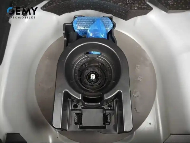 Peugeot 208 hybrid 100 e-dcs6 — photo 21
