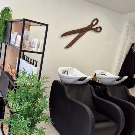 À vendre - Fonds de commerce Salon de coiffure mixte - Bergerac centre-ville