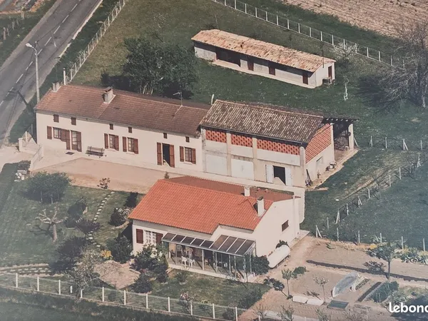 Ensemble immobilier 2 maisons + terrain sur 5600 m²