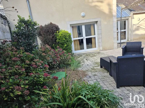 Local 250 m² SAINT-FLOVIER
