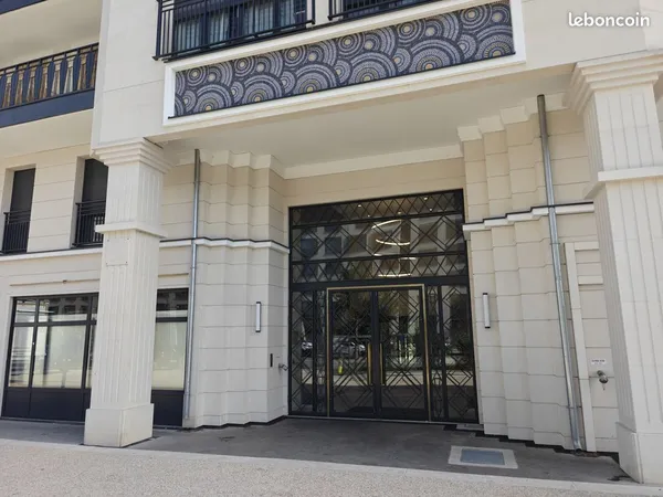 Studio (Pinel) quasi-neuf 1 pièce 25.6m²