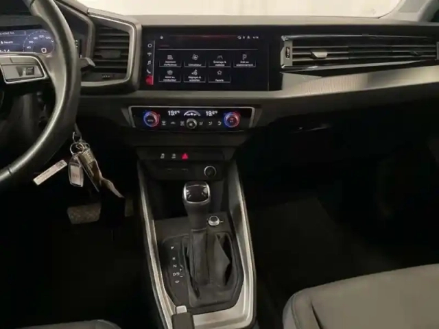 Audi A1 25 tfsi 95 ch s tronic 7 advanced — photo 20