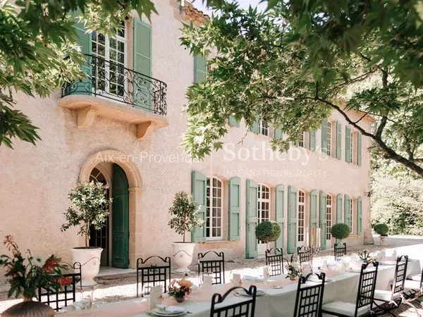 Maison 12 pièces 540 m²