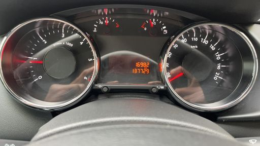 Peugeot 3008 1.6 BlueHDi 120 - Style – 2016 – 137729 km – Diesel – Boîte Manuelle — photo 21