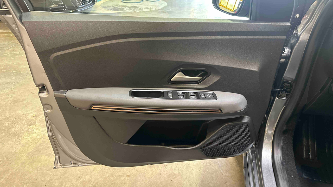 Dacia Sandero ECO-G 100 GSR2 — photo 22