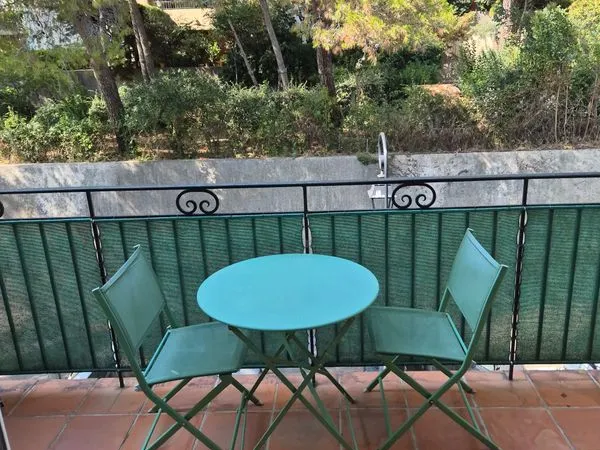 Mougins le Haut - DERNIER ETAGE 2 p de 45m2 + balcon