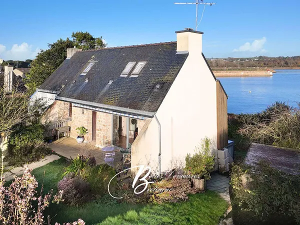 A vendre propriété vue mer avec accès direct au littoral Paimpol