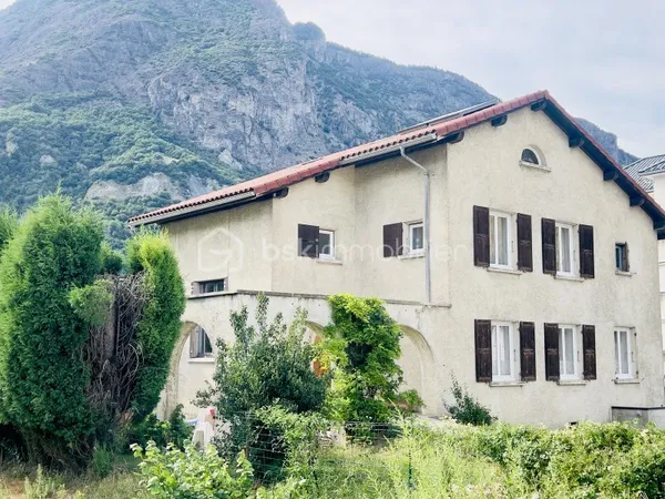 Immeuble de rapport 7 pièces 146 m²