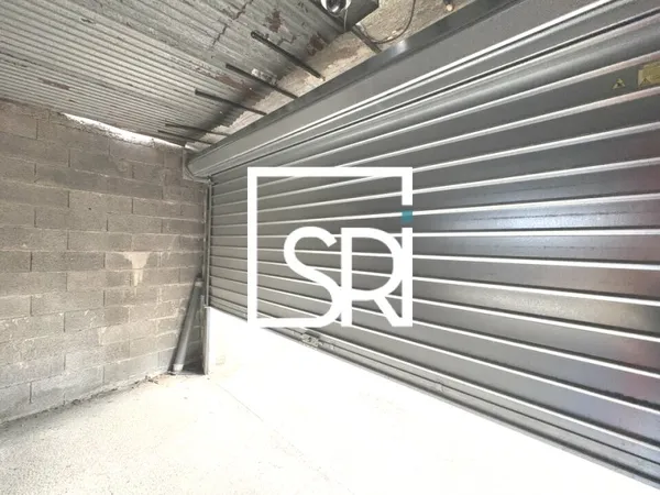 Local industriel 224 m²