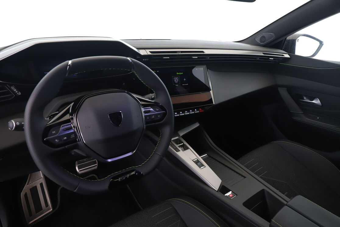 Peugeot 308 SW 1.2 Hybrid GT e-DCS6 — photo 10