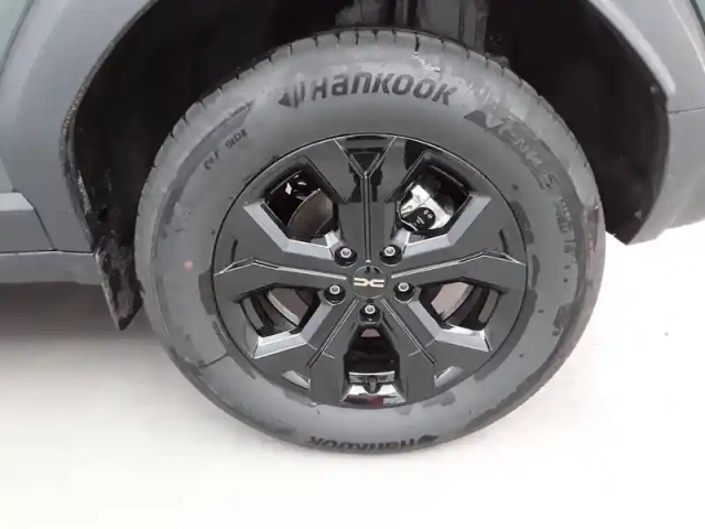 Dacia Duster hybrid 155 — photo 10