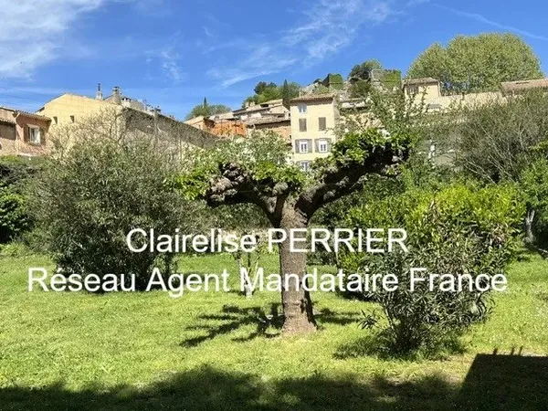 MAISON avec jardin en plein coeur du VILLAGE