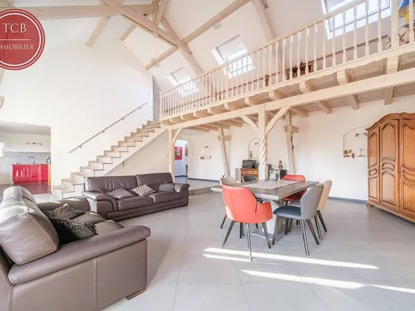 Maison 8 pièces 230 m²