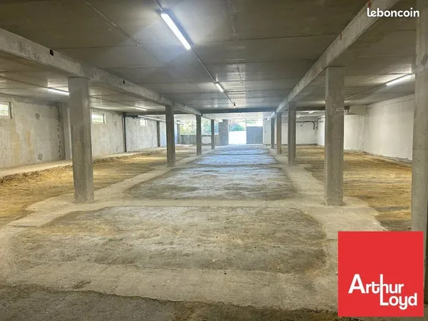 ENTREPOT - LOGISTIQUE 650 m² POITIERS