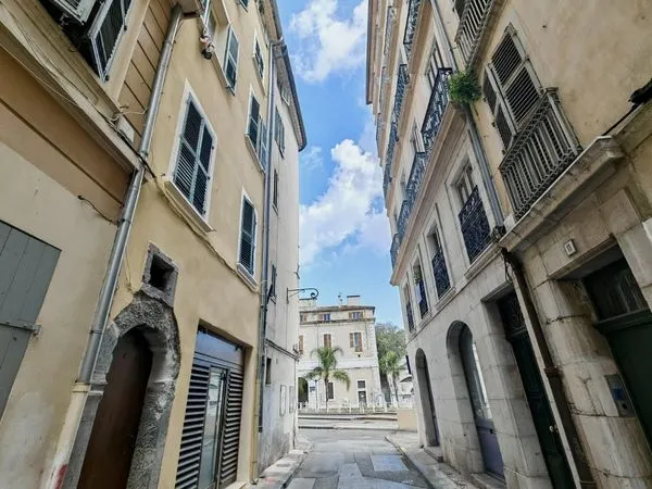 Local 65 m² Toulon