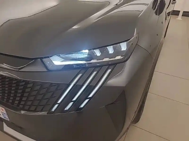 Peugeot 5008 electrique 210 ch 73 kwh — photo 16
