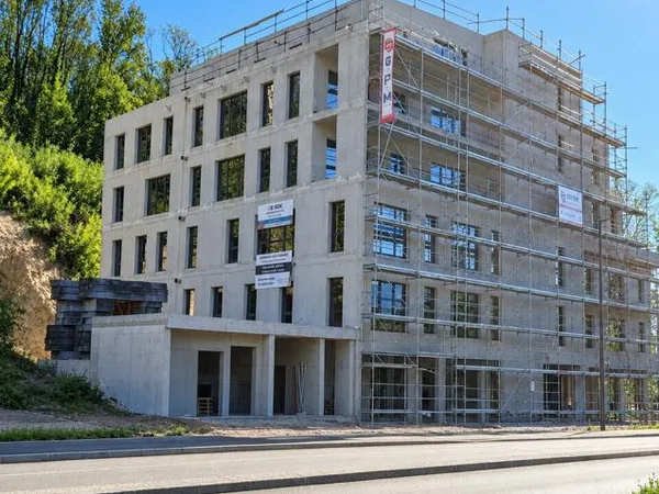 BUREAUX - LOCAUX PRO à vendre