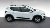 Dacia Sandero 1.0 TCe 90ch Stepway Confort -22 — photo 4