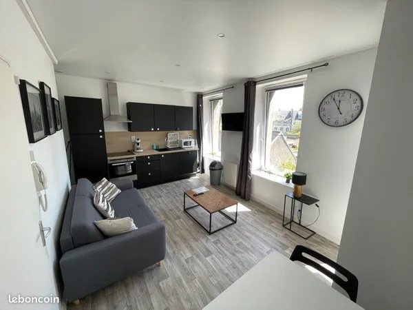 Appartement T2 meublé entièrement rénové, quartier calme, proche centre ville et Naval Group