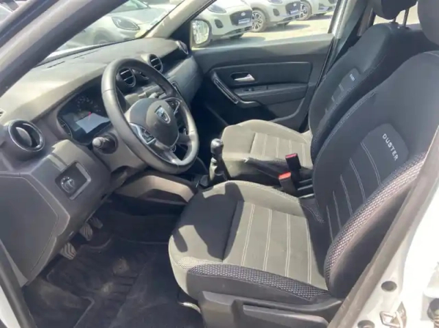 Dacia Duster 1.5 dci 110ch prestige 4x4 — photo 10