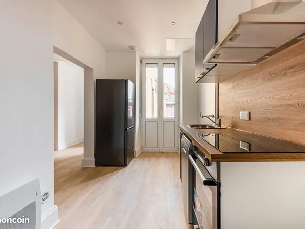Appartement 5 pièces 14 m²