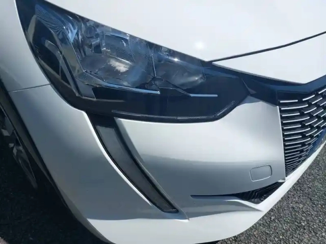 Peugeot 208 electrique 50 kwh 136ch — photo 16
