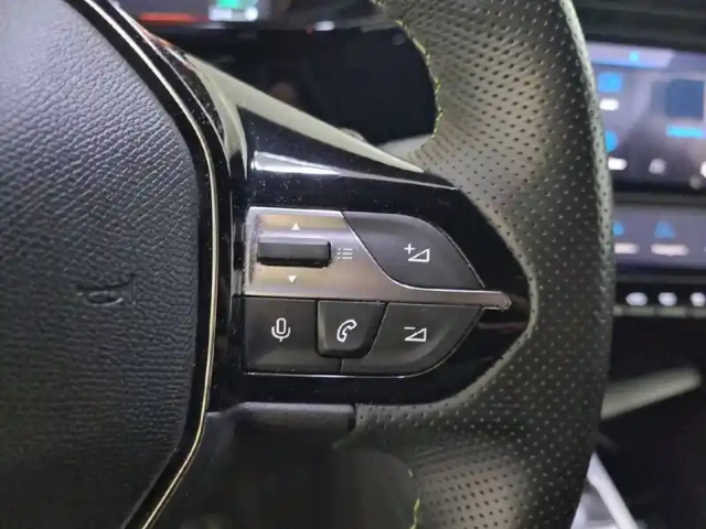 Peugeot 308 sw phev 180 e-eat8 — photo 24