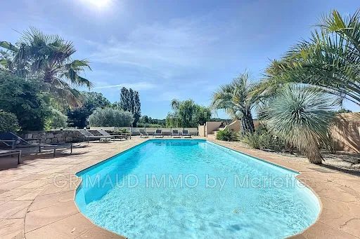 Maison 8 pièces 200 m²