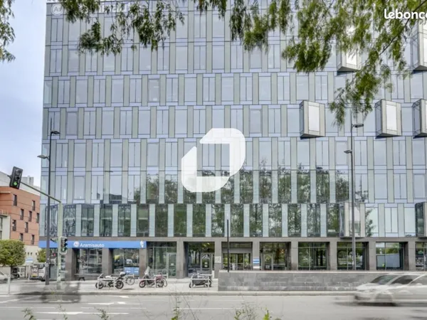 Bureau 5 750 m²