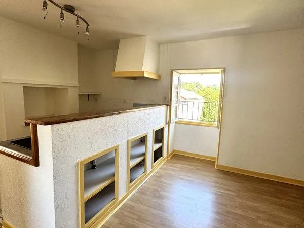 Location T2 avec garage et extérieur