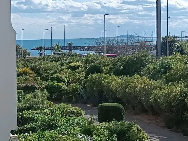 SETE vend studio cabine traversant vue mer