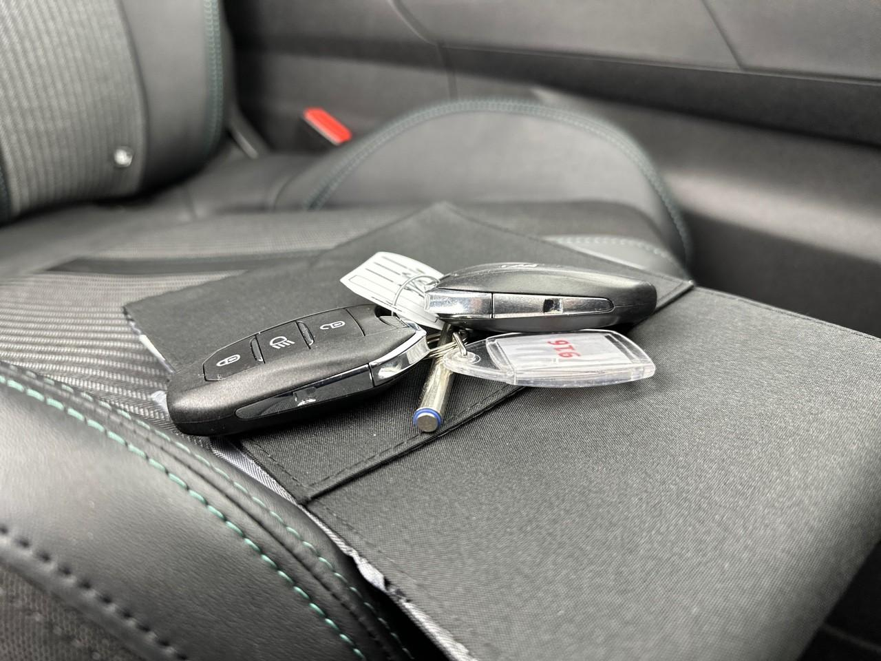Peugeot 3008 hybrid 225 e-eat8 allure pack — photo 37
