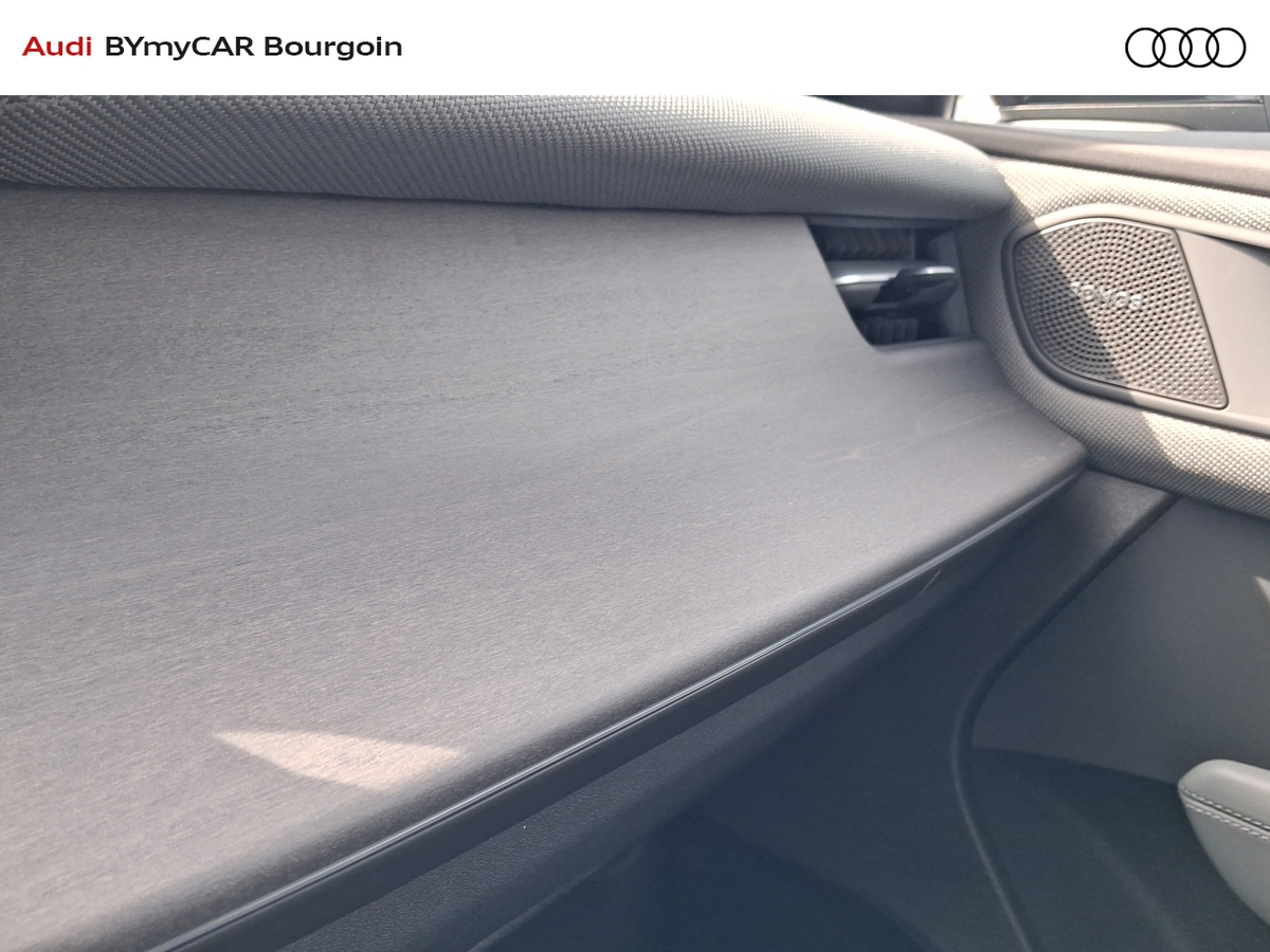 Audi Q3 e-hybrid 272 ch S tronic 6 — photo 21