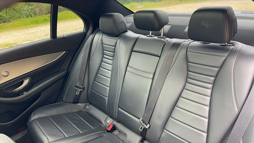Mercedes Classe E 220 d 194  9G-Tronic - AMG Line – 2018 – 155900 km – Diesel – Boîte Automatique — photo 17
