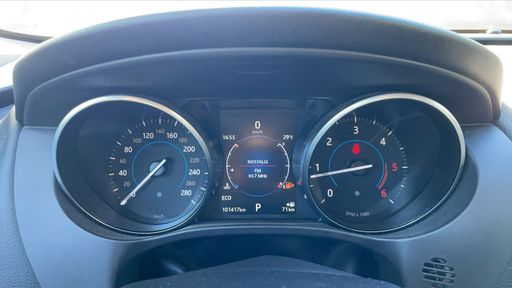 Jaguar F-Pace 2.0 D 180 AWD BVA8 - Portfolio – 2017 – 101417 km – Diesel – Boîte Automatique — photo 14