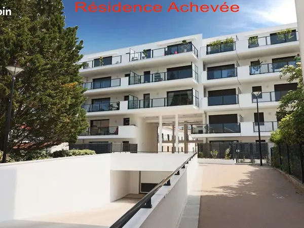 Royan centre-T2 avec terrasse Plage 400m