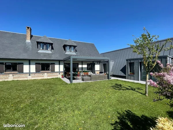 Maison familiale à Fontaine-La-Mallet