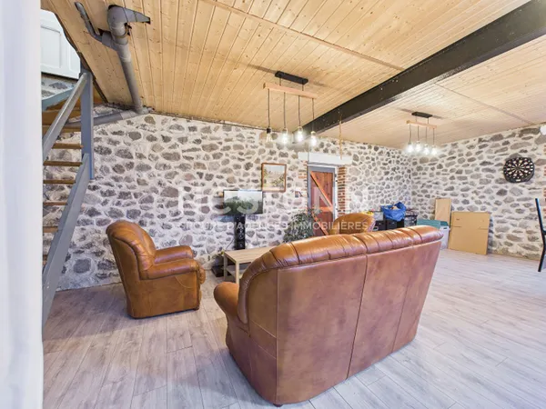 A Marmanhac, à Vendre Maison de type 5 avec 3 chambres, d'une superficie de 120 m².