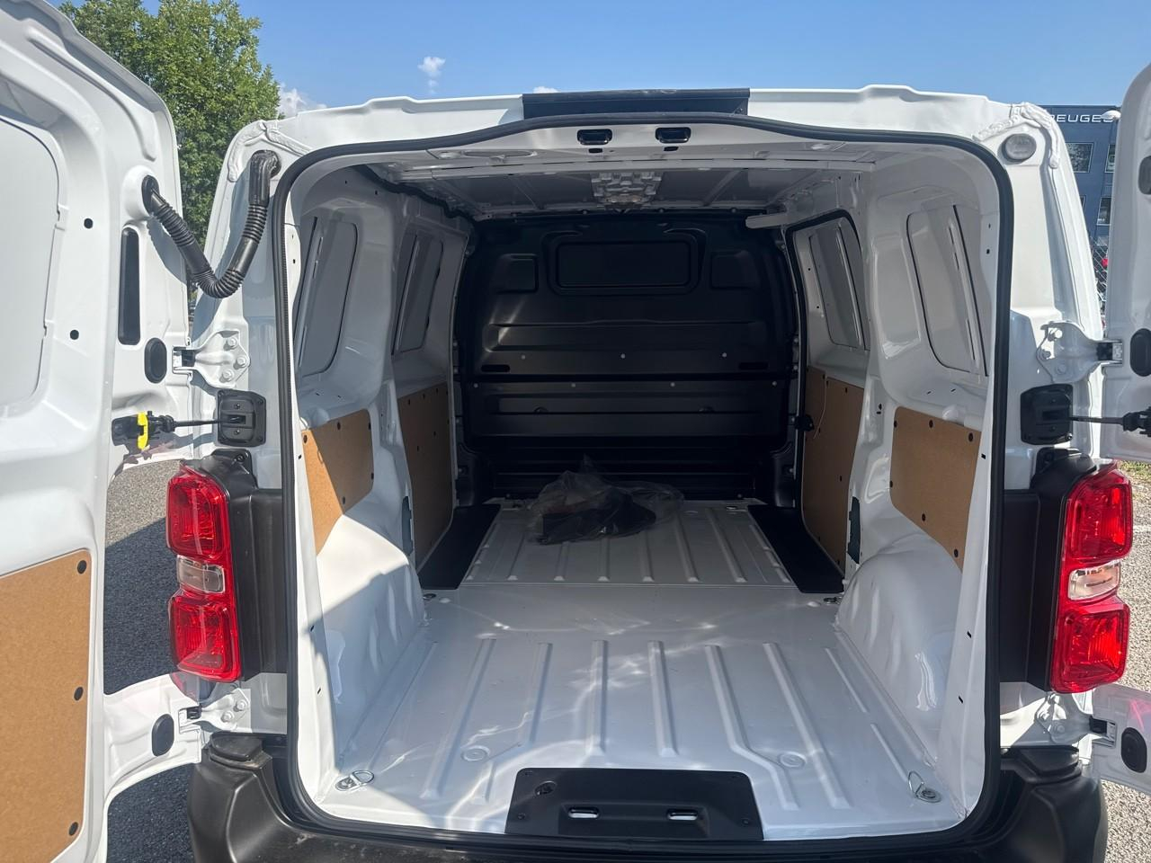 Peugeot Expert m 136ch (100kw) batterie 75 kwh — photo 6