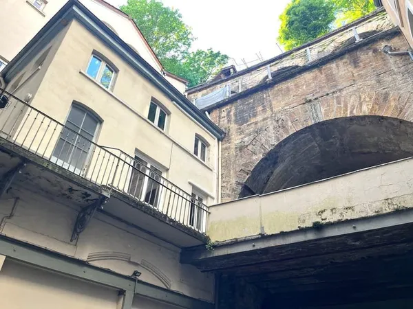 Exclusivité 3 pièces quai du Rhône en face du Parc de la T