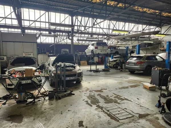 Entrepôt 900 m²